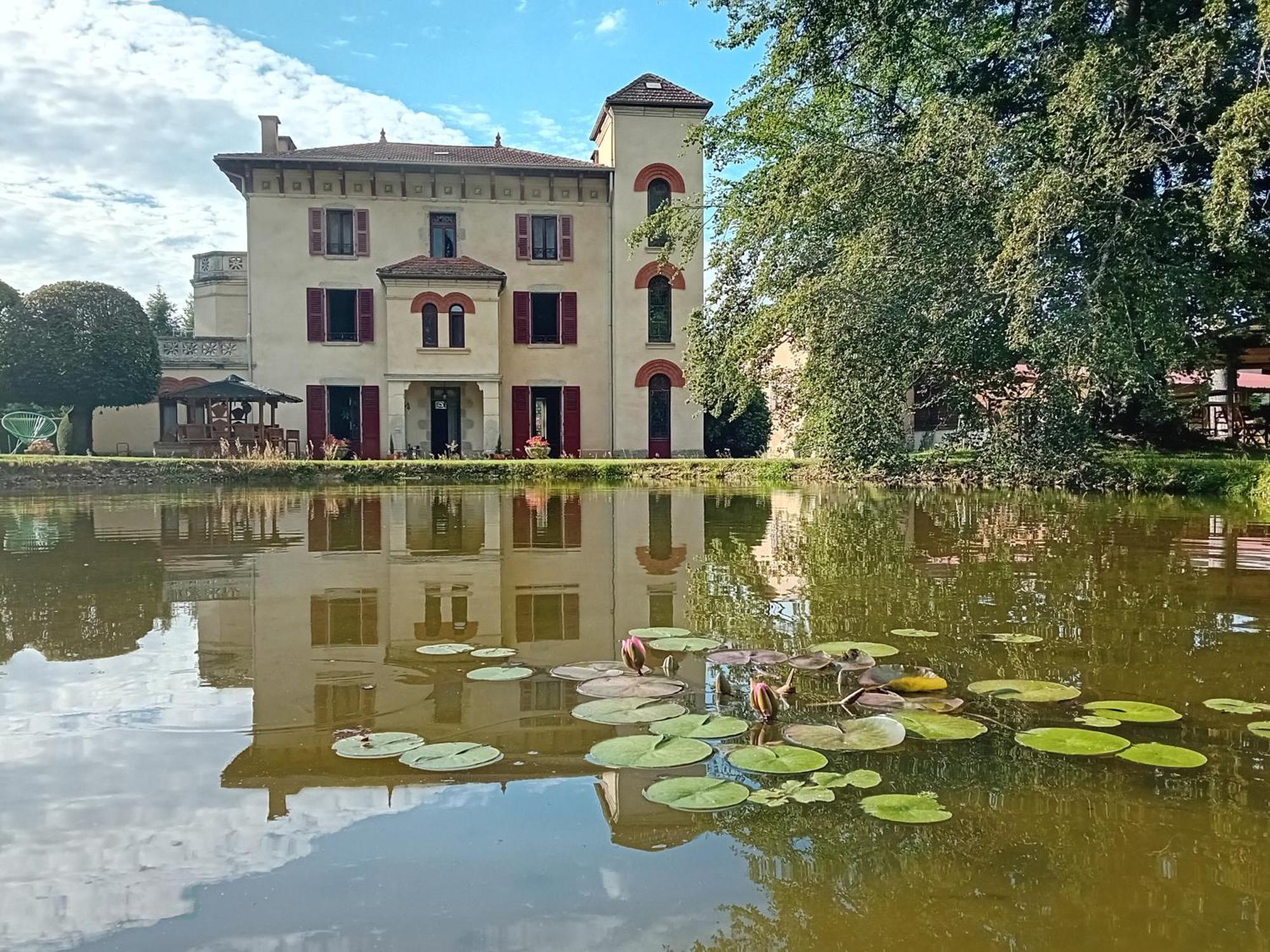 Domaine De Marchal - Chambres Et Table D'Hotes Celles-Sur-Durolle Экстерьер фото